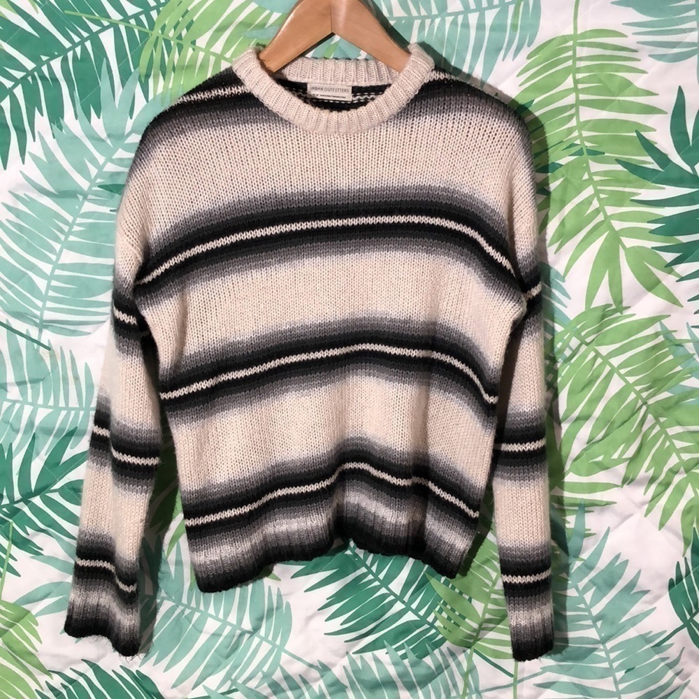 Urban outfitters knitted stripped sweater black/cream size M